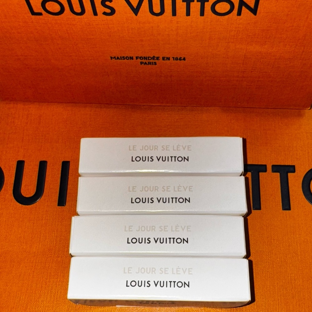 Louis Vuitton Le Jour Se Lève sample Set of 4